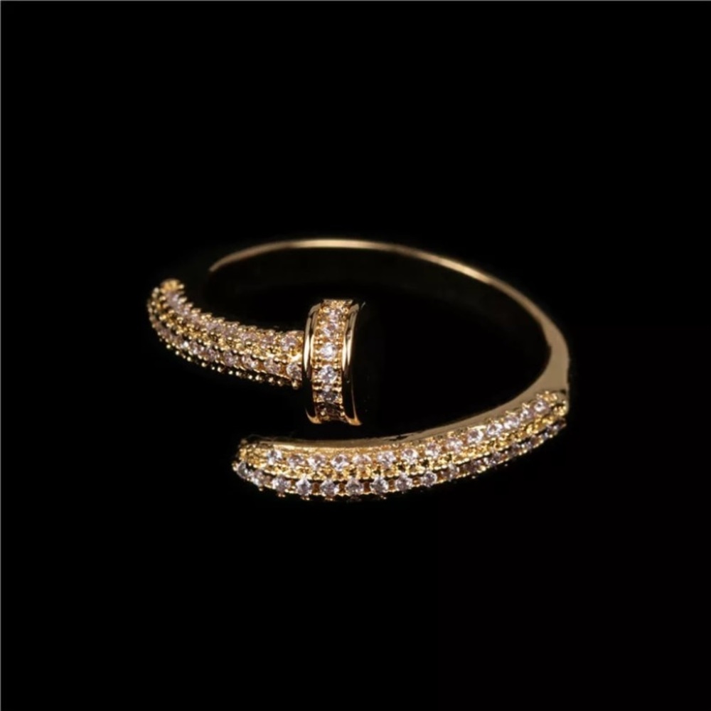 5🌟 rated NWT Swarovski Crystal Nail Ring One Size